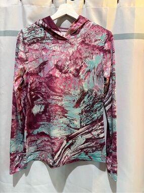 Realtree Women's Marbled Hooded Long Sleeve Top in Pink and Teal fishing